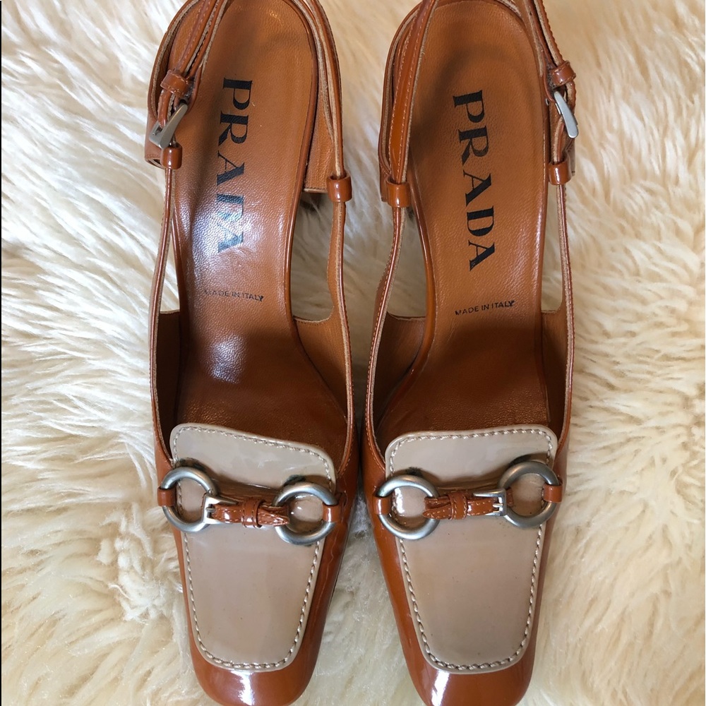 PRADA Patent Leather Two tone shoes with buckle. - Picture 4 of 7